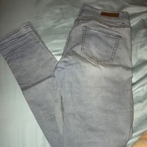 ci sono light washed distressed denim jeggings
